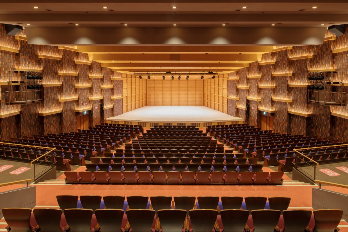 中野市市民会館ソソラホール　大ホール写真1